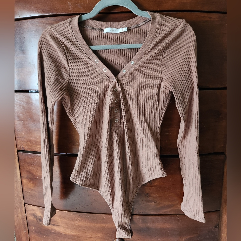 Lush Ribbed Button Bodysuit - Picture 3 of 5